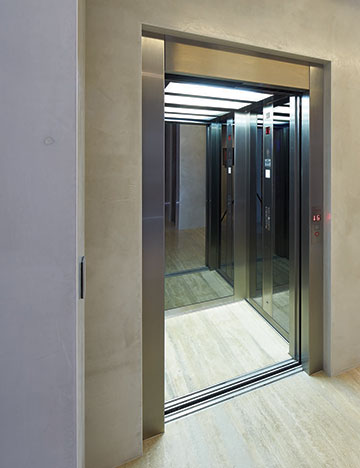 Mirrored finish lift cabin